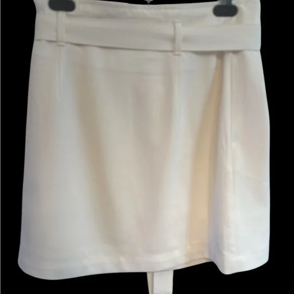 Banana Republic White White Wrap Short Skirt NWT - Picture 2 of 5